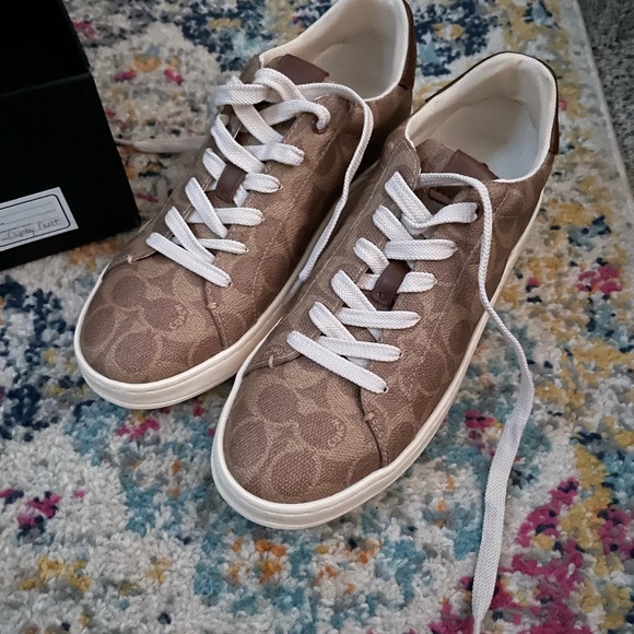 New with tags Coach tennis shoes, size 8.5B - Picture 3 of 7